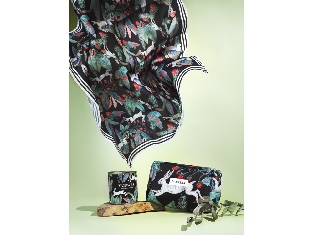 Платок «Зайцы»