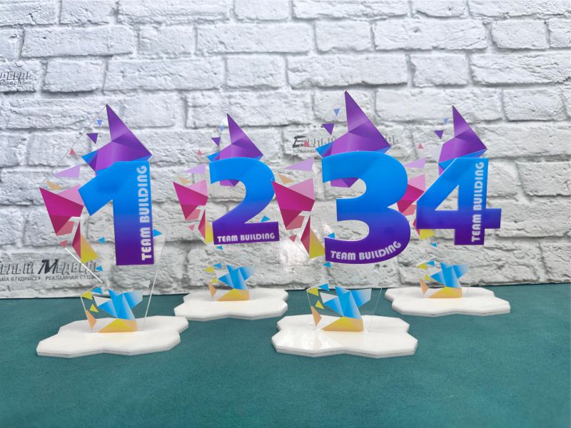 Акриловая статуэтка (под заказ)