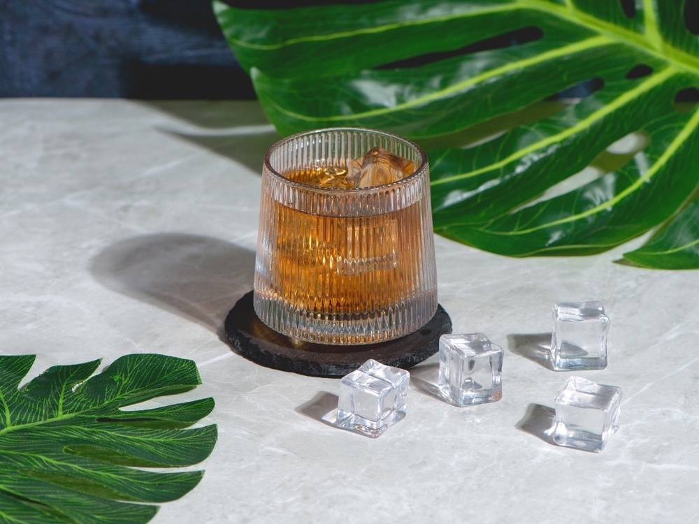 Вращающийся бокал для виски на сланцевом костере «Ventura»