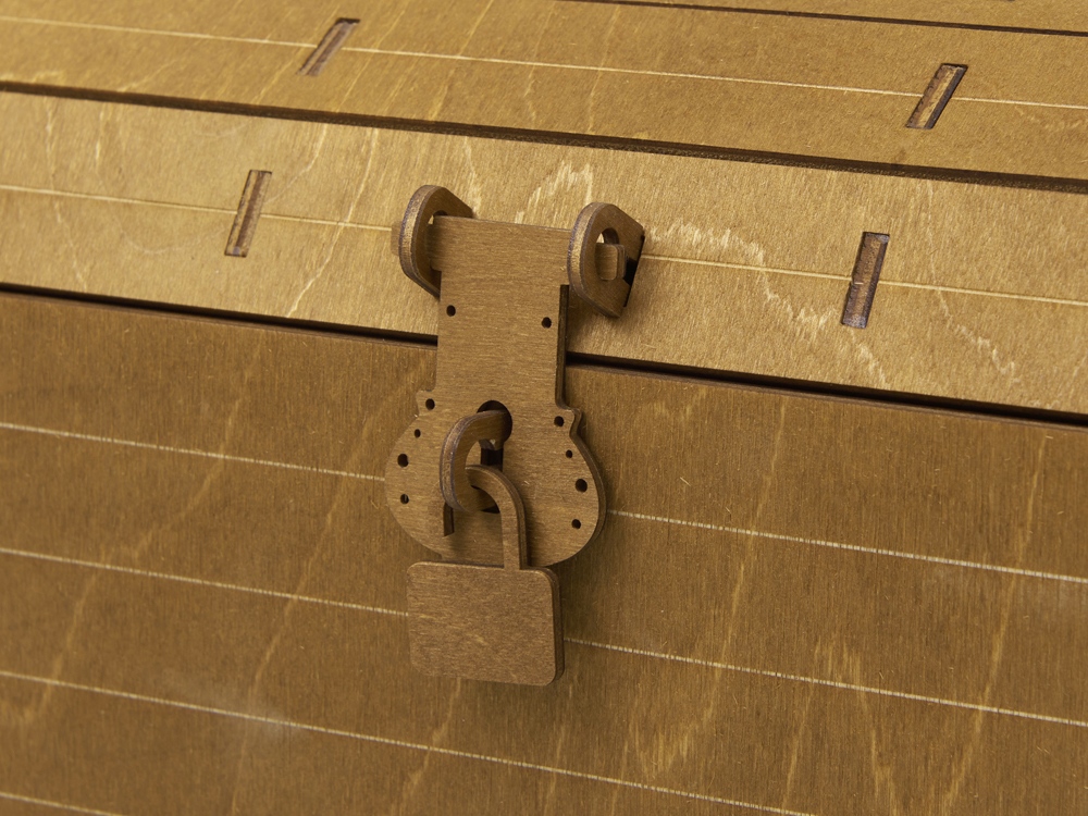 Подарочный набор: кукла фарфоровая, мёд с гецким орехом