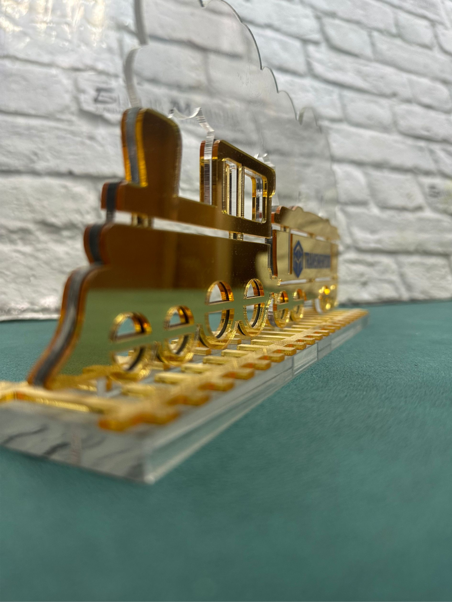 Акриловая статуэтка (под заказ)